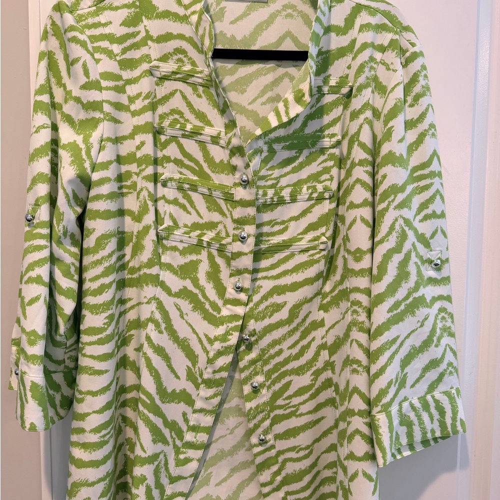 Women’s Green and White Zebra-Print Blouse